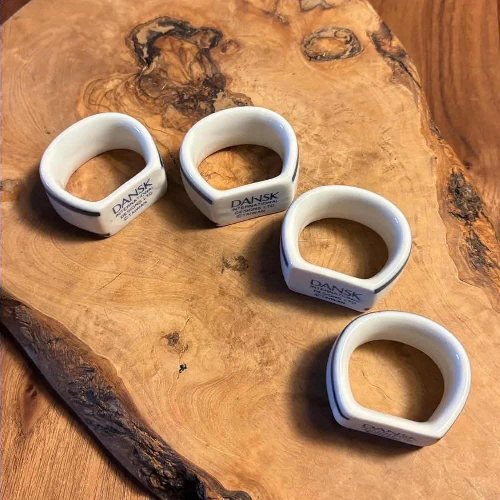 Dansk Christianshavn Blue Napkin Rings – Set of 4 – White & Blue Ceramic